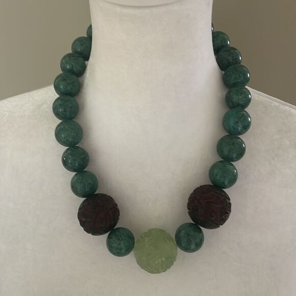 Vintage Chinese Shou Carved Aventurine Necklace, Big Green Beaded - Picture 2 of 5